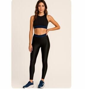 NWOT Alala Curve Leggings And Sports Bra Two Piece Set Medium